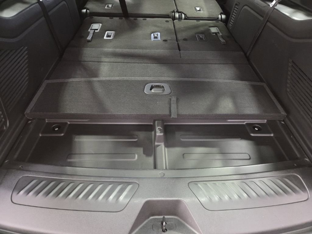 Used 2023 Chevrolet Suburban LS AWD/4WD image 38