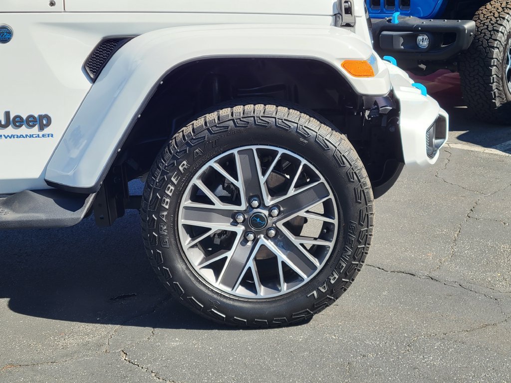 Used 2024 Jeep Wrangler High Altitude AWD/4WD image 31