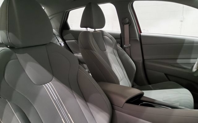 Used 2023 Hyundai Elantra SEL w/ Convenience Package FWD image 18