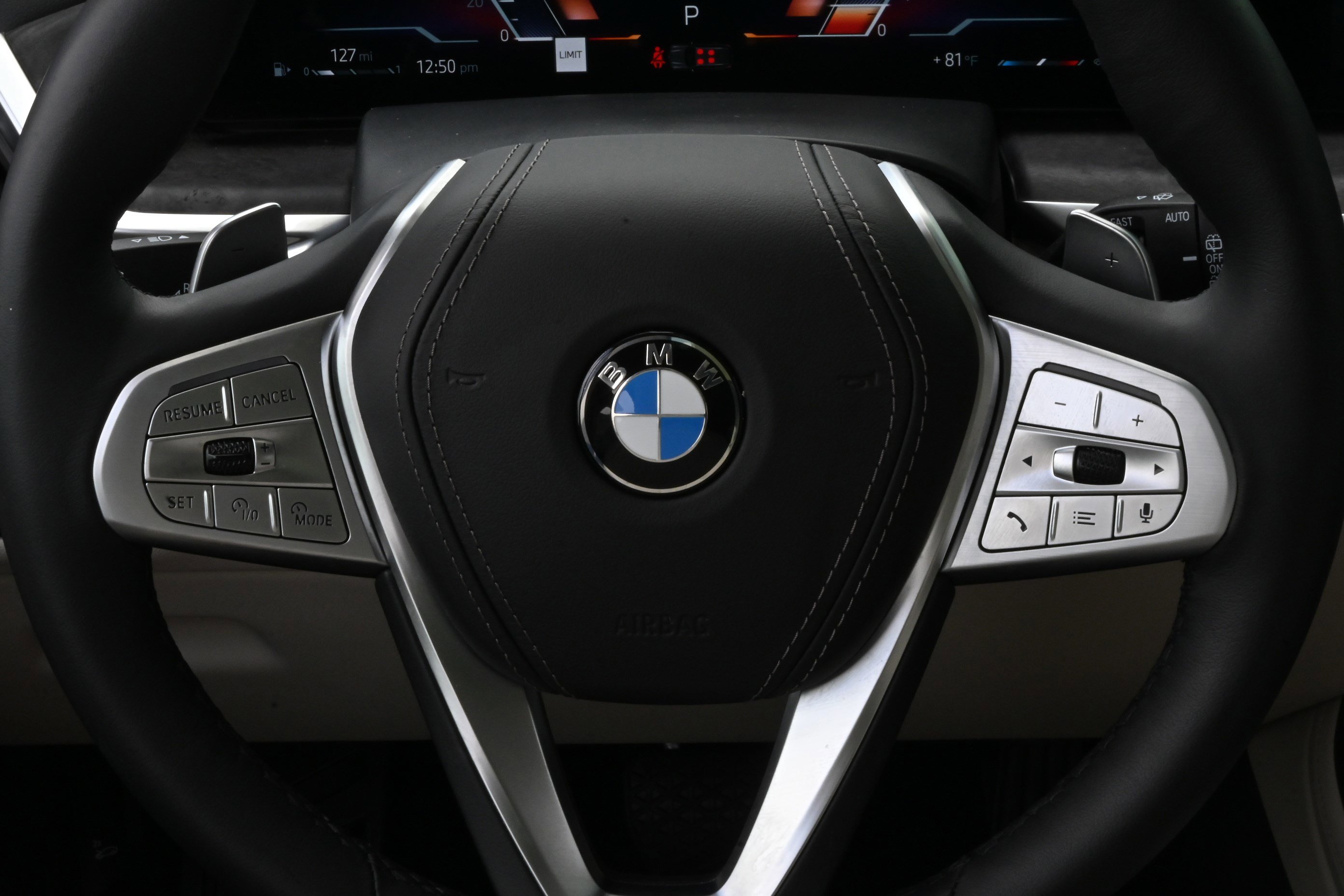 Certified 2025 BMW X7 xDrive40i w/ Executive Package image 32