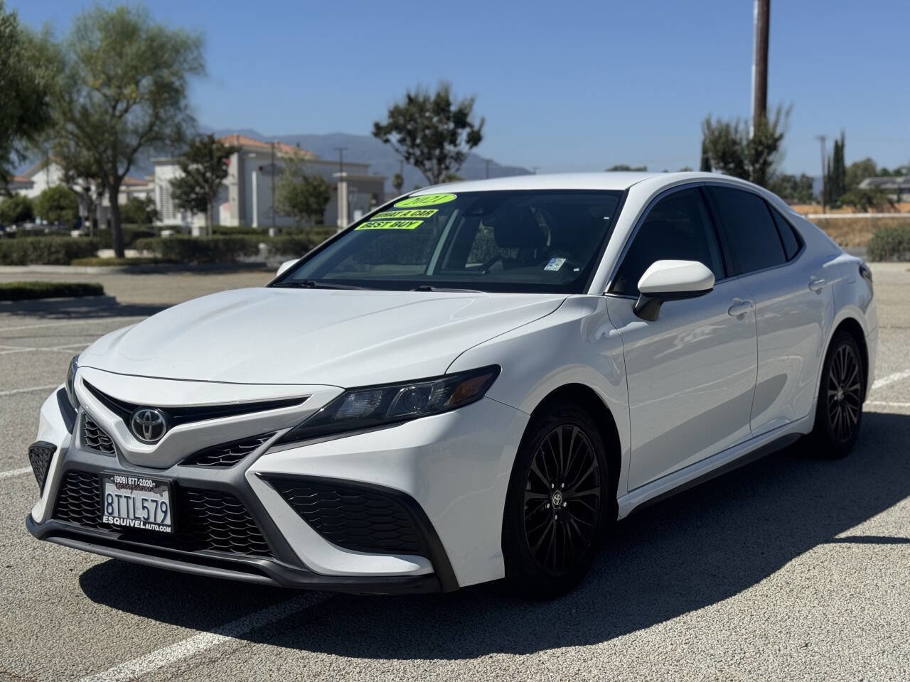 Used 2021 Toyota Camry SE image 7