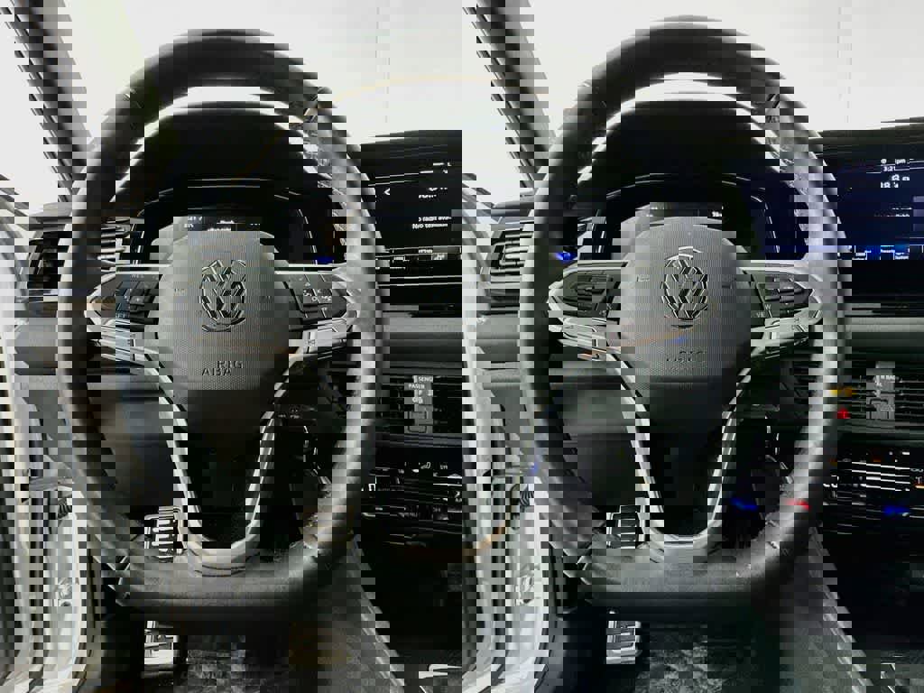 Used 2025 Volkswagen Jetta Sport image 14