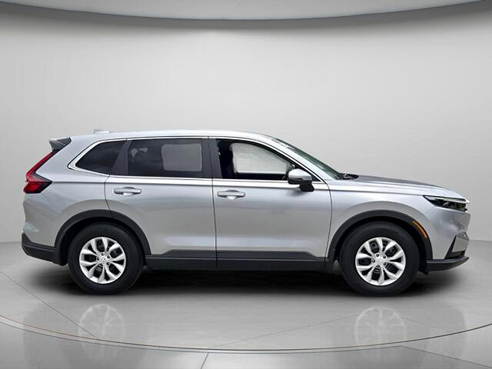 Used 2025 Honda CR-V LX image 5