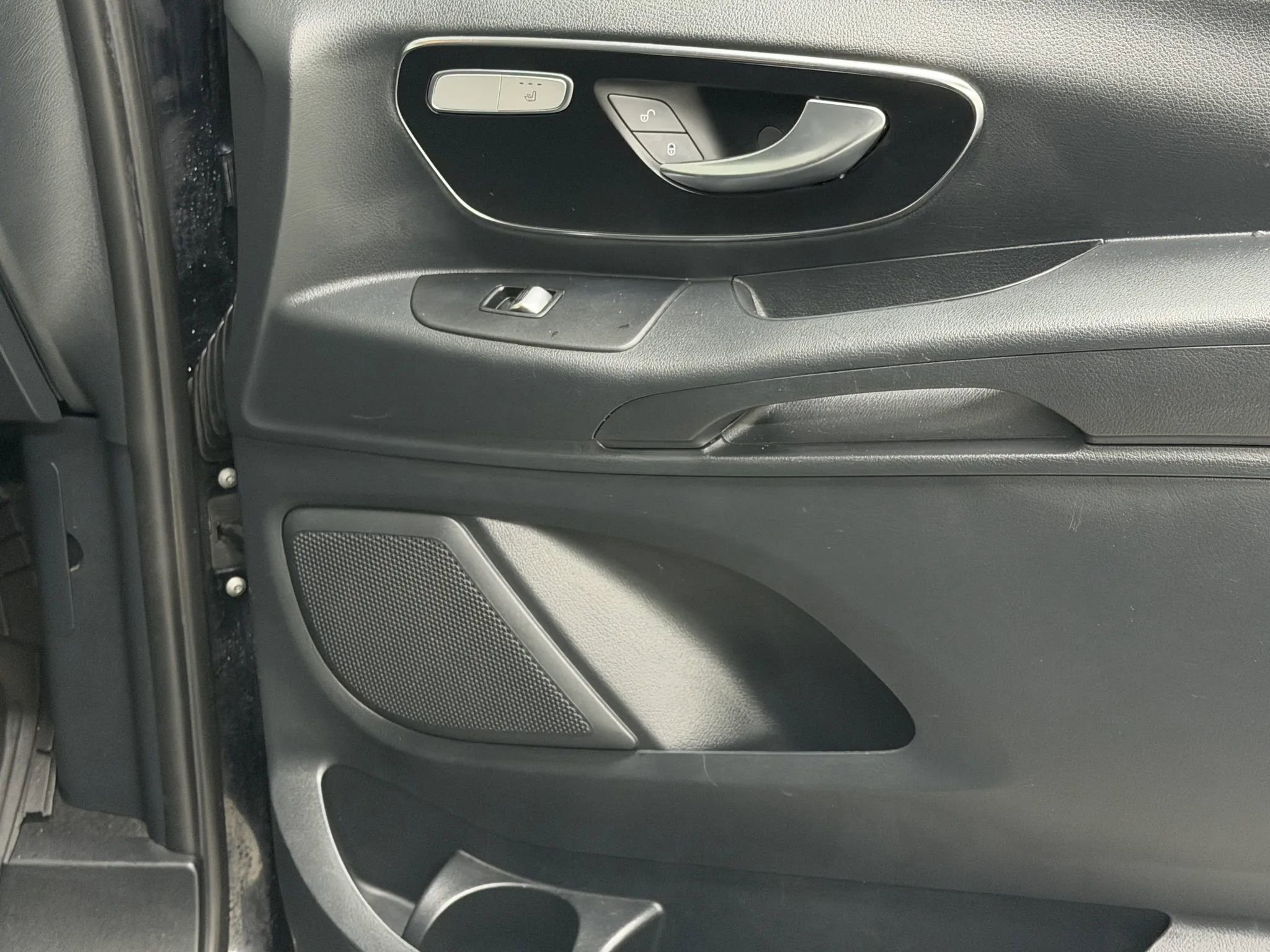 Used 2016 Mercedes-Benz Metris Passenger image 20