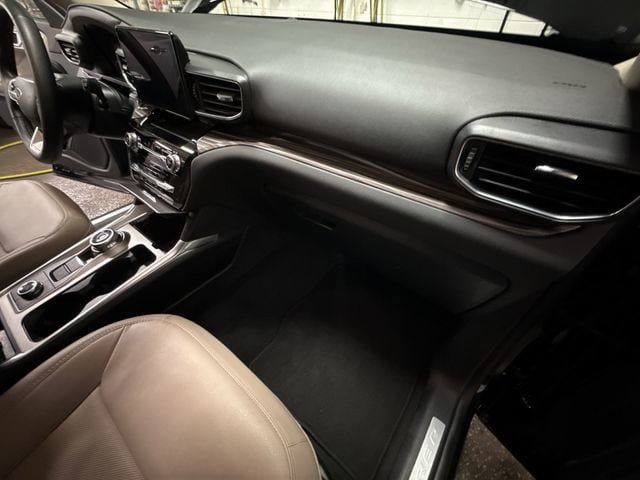 Used 2023 Ford Explorer Limited AWD/4WD image 20