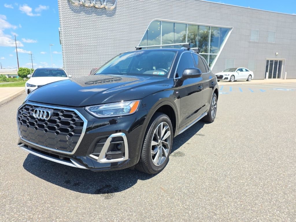 Used 2022 Audi Q5 2.0T Premium w/ Convenience Package AWD/4WD image 1
