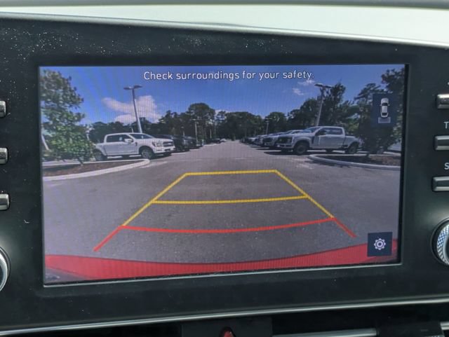 Used 2022 Hyundai Elantra SE FWD image 19