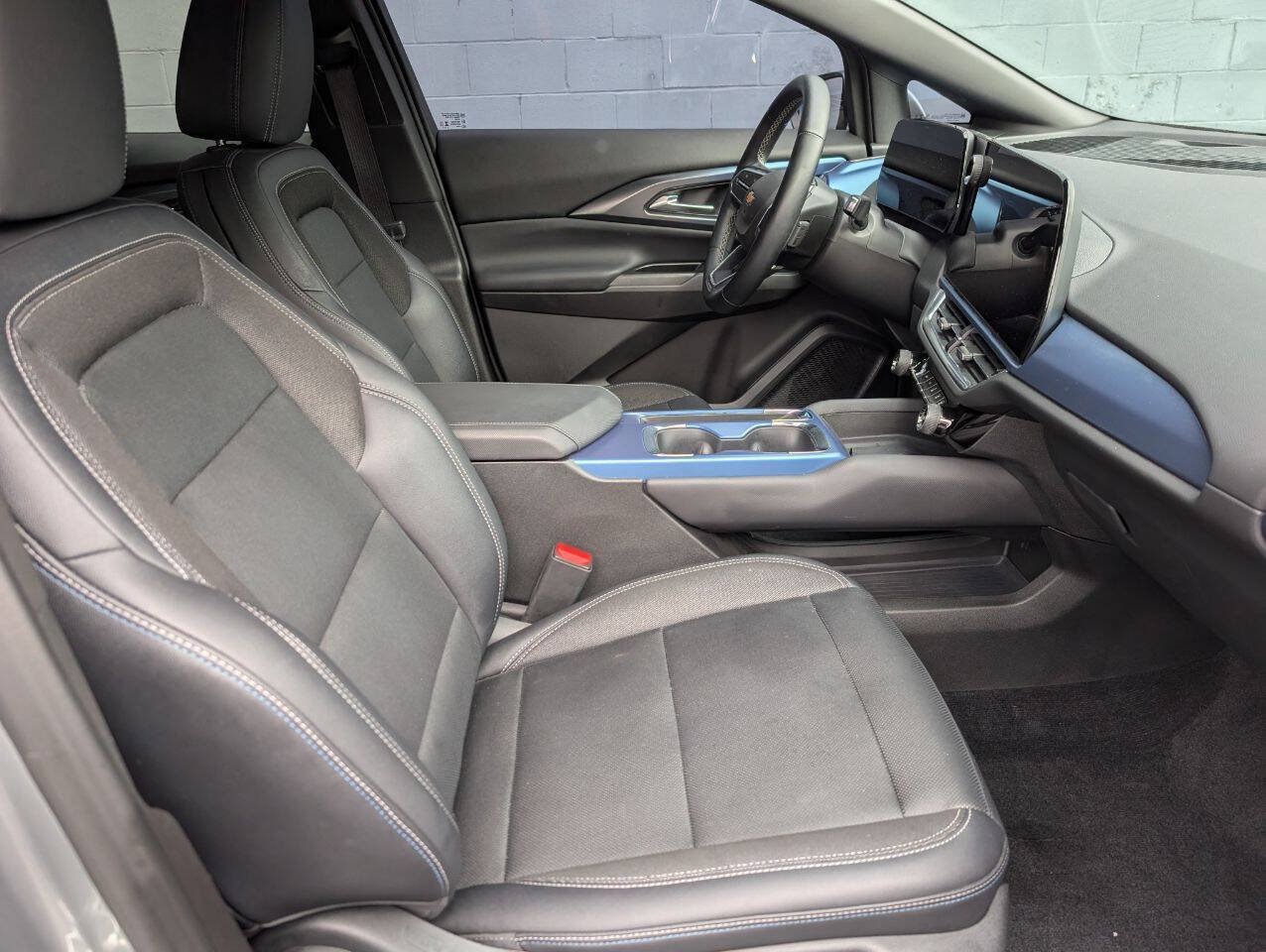 Used 2024 Chevrolet Equinox EV LT AWD/4WD image 9