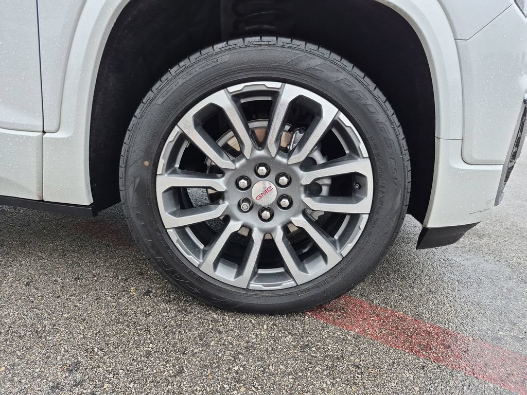 Used 2022 GMC Acadia Denali w/ Denali Ultimate Package FWD image 15
