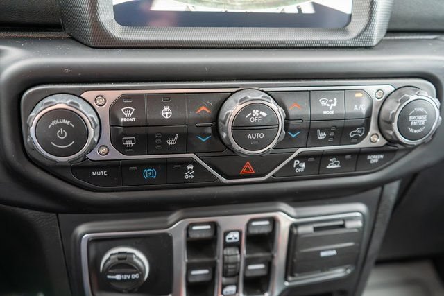 Used 2023 Jeep Wrangler Unlimited Sahara AWD/4WD image 24