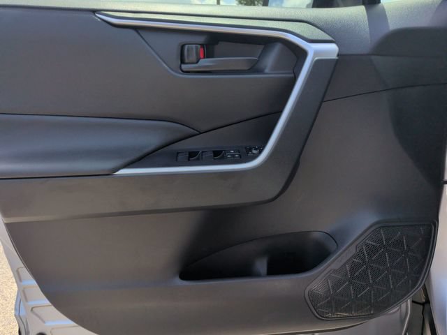 Used 2023 Toyota RAV4 LE AWD/4WD image 13