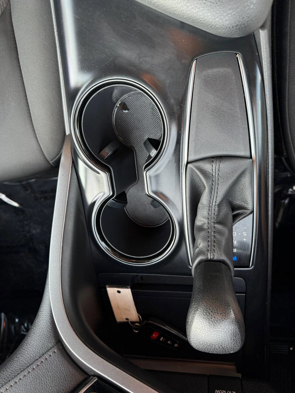 Used 2020 Toyota Camry LE image 34
