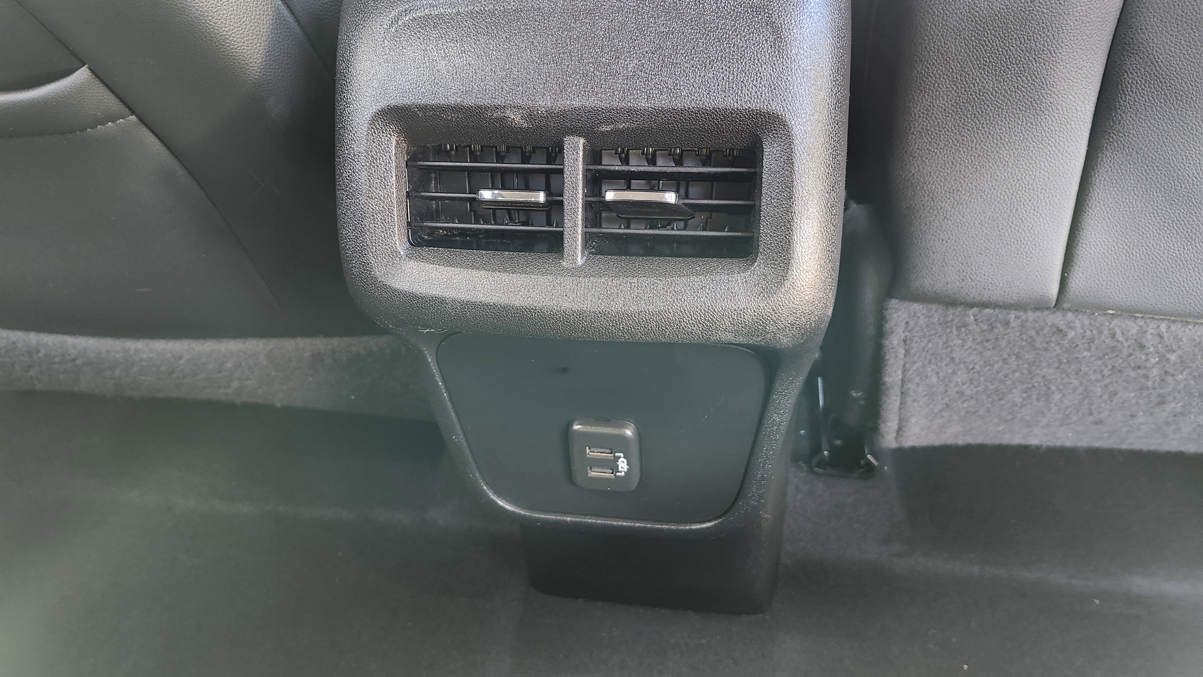 Used 2020 Chevrolet Equinox LT w/ Midnight Edition image 14