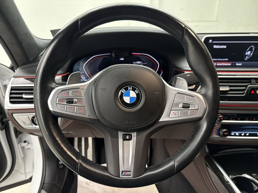 Used 2022 BMW 750i xDrive w/ Luxury Rear Seating Package AWD/4WD image 16