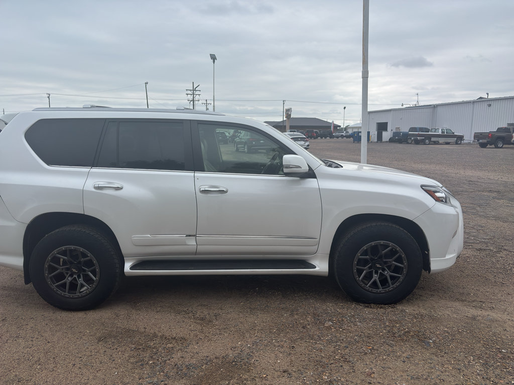 Used 2016 Lexus GX 460 w/ Premium Package AWD/4WD image 3