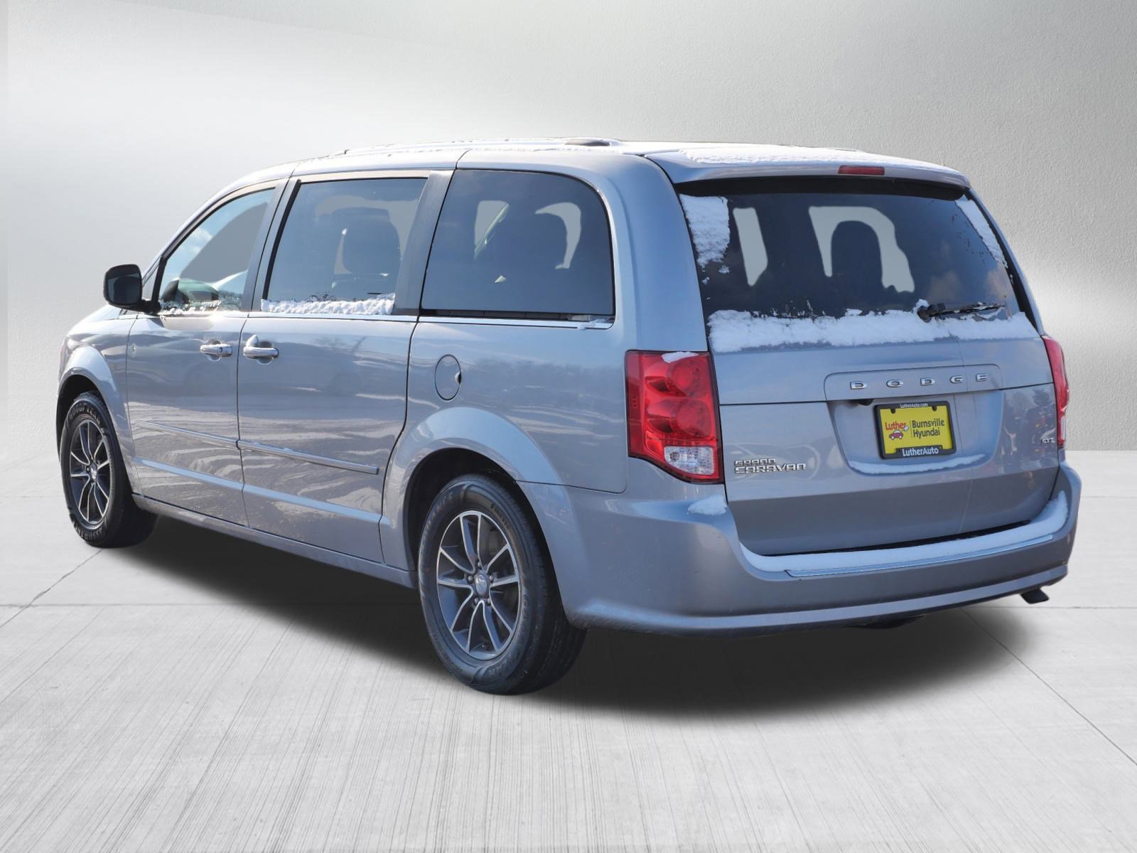 Used 2017 Dodge Grand Caravan SXT image 5