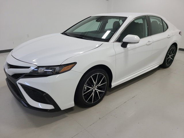Used 2024 Toyota Camry SE FWD image 8