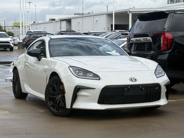 Used 2026 Toyota GR86 Premium w/ Performance Package RWD image 2
