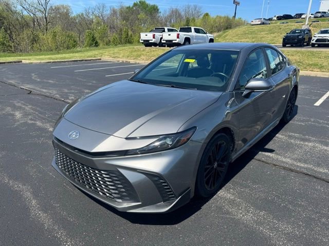 Used 2025 Toyota Camry SE FWD image 7
