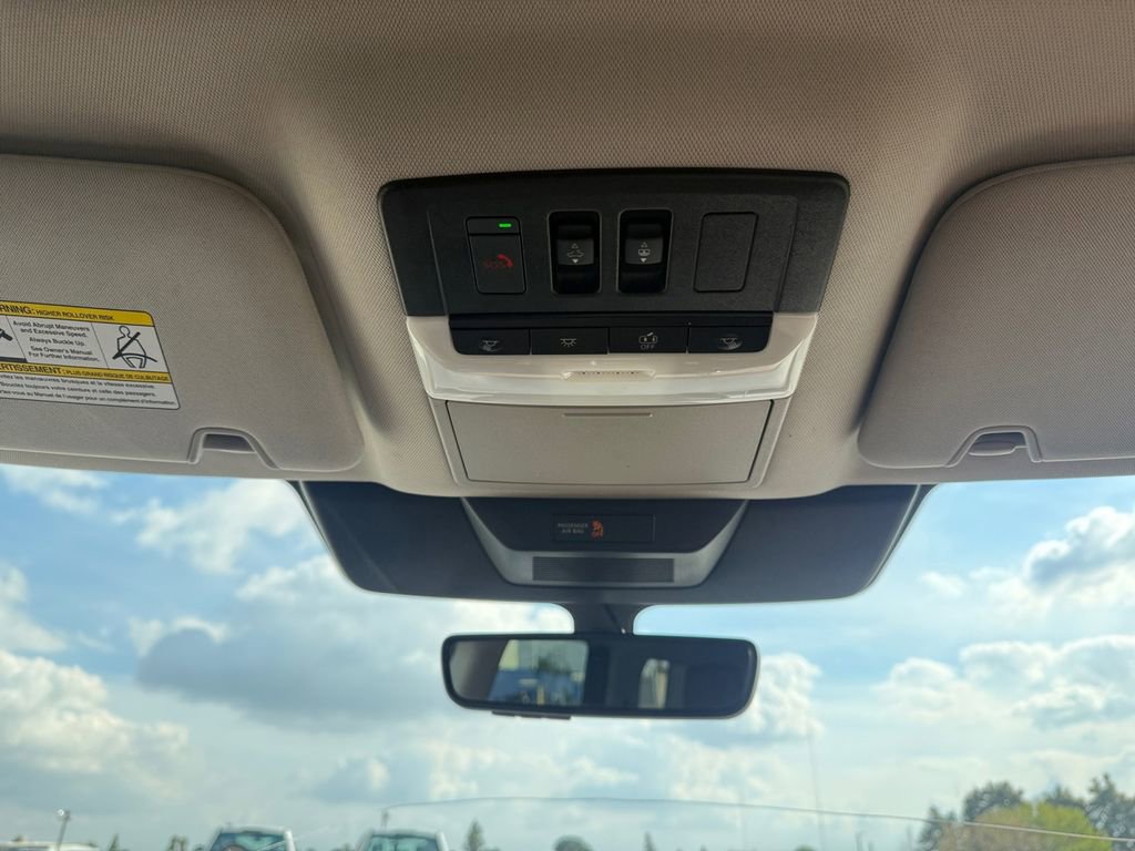 Used 2023 Nissan Pathfinder Platinum FWD image 24