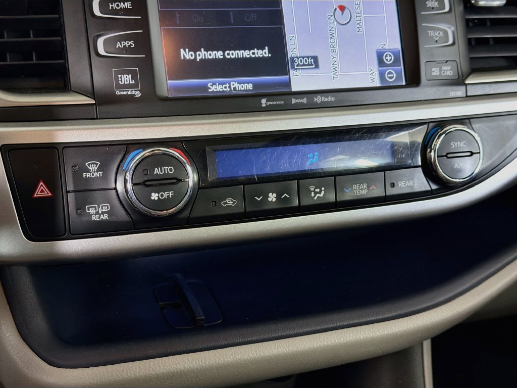 Used 2018 Toyota Highlander Limited AWD/4WD image 17