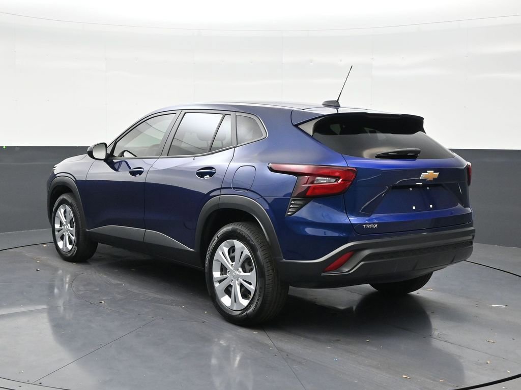 Used 2024 Chevrolet Trax LS FWD image 3