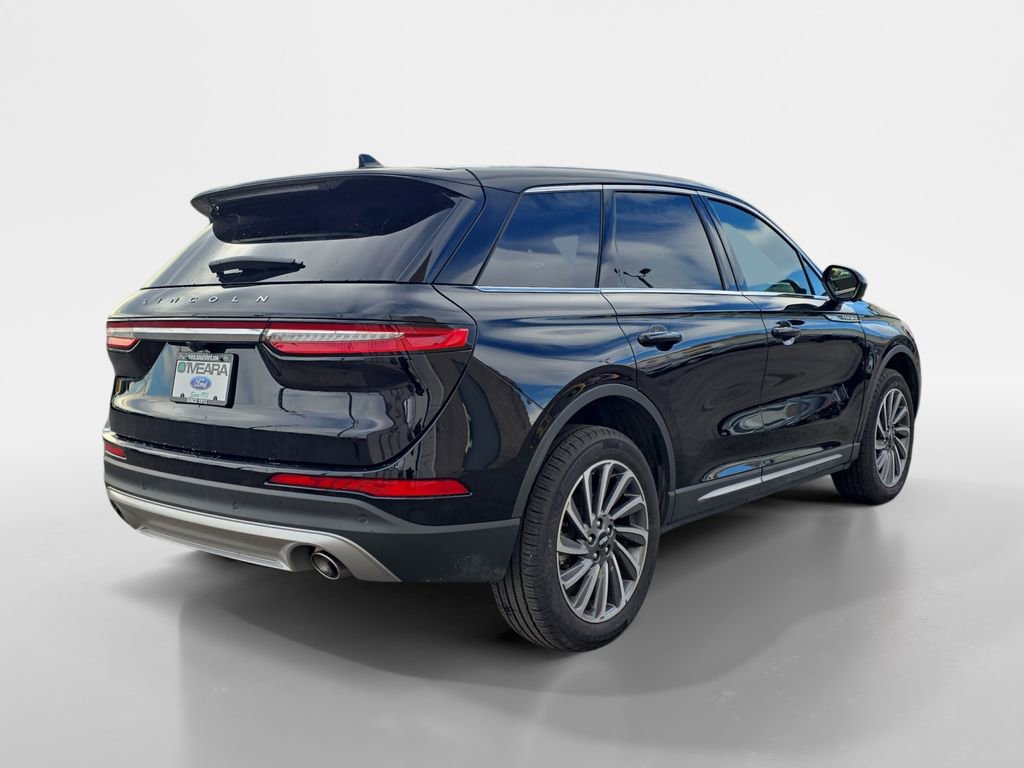 Used 2025 Lincoln Corsair Reserve image 5