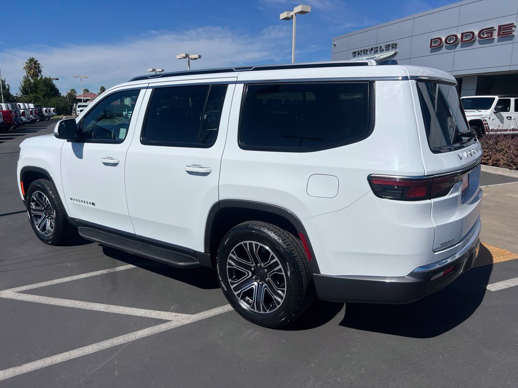 Used 2022 Jeep Wagoneer Series III AWD/4WD image 17