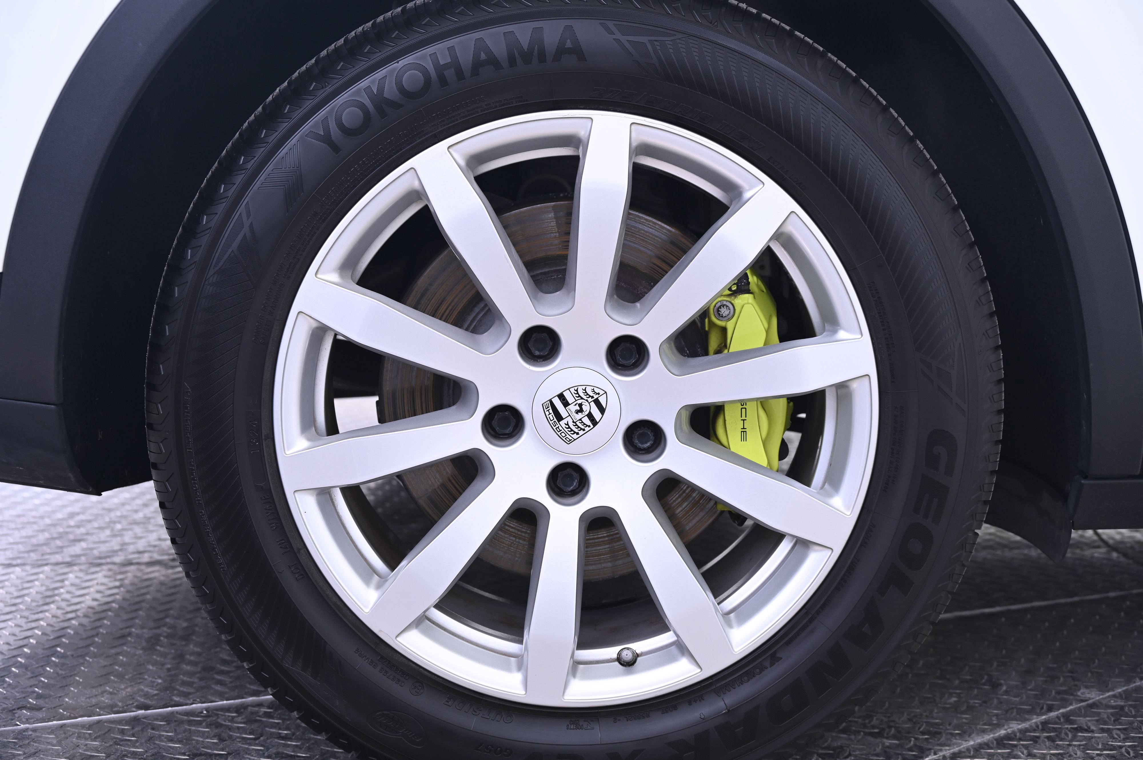 Certified 2022 Porsche Cayenne E-Hybrid image 13