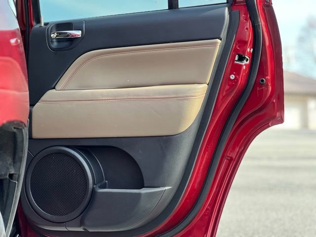 Used 2016 Jeep Compass Latitude image 19