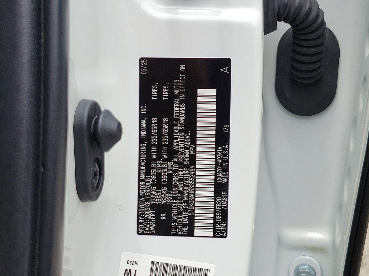 Used 2025 Toyota Highlander XLE FWD image 36