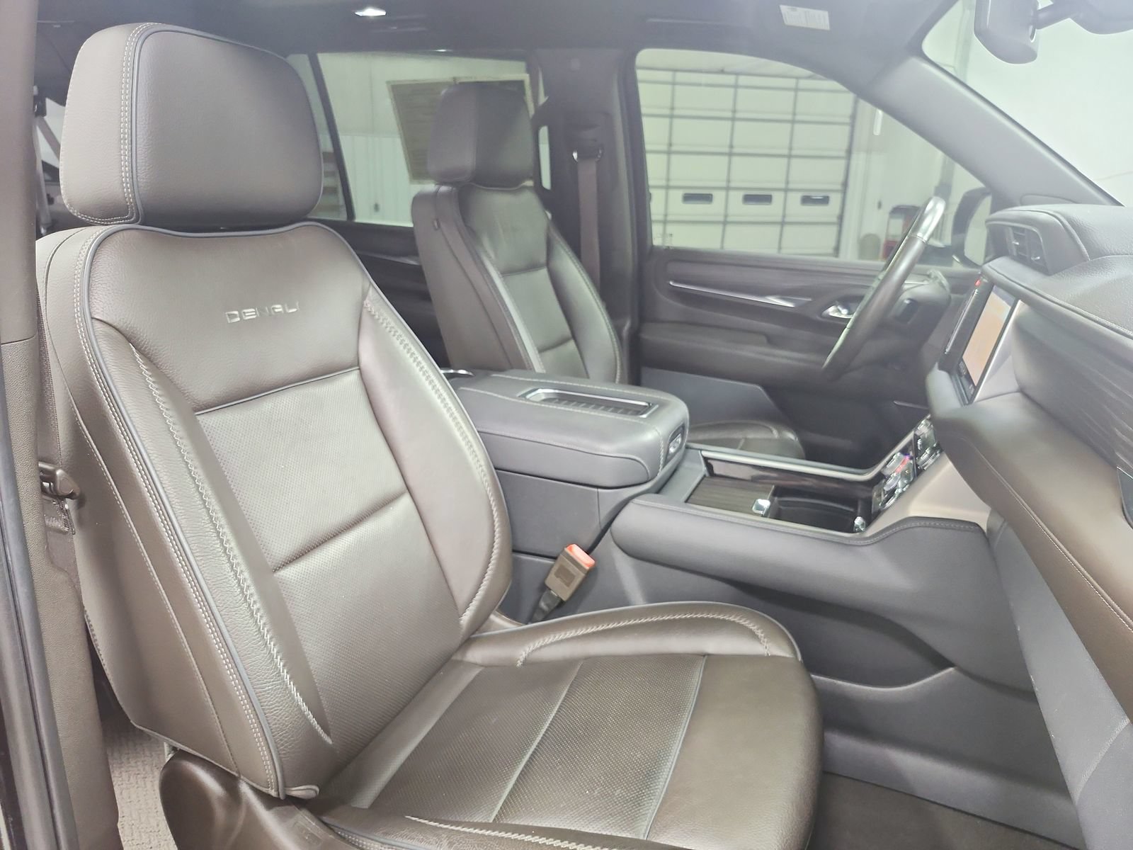 Used 2021 GMC Yukon XL Denali AWD/4WD image 42