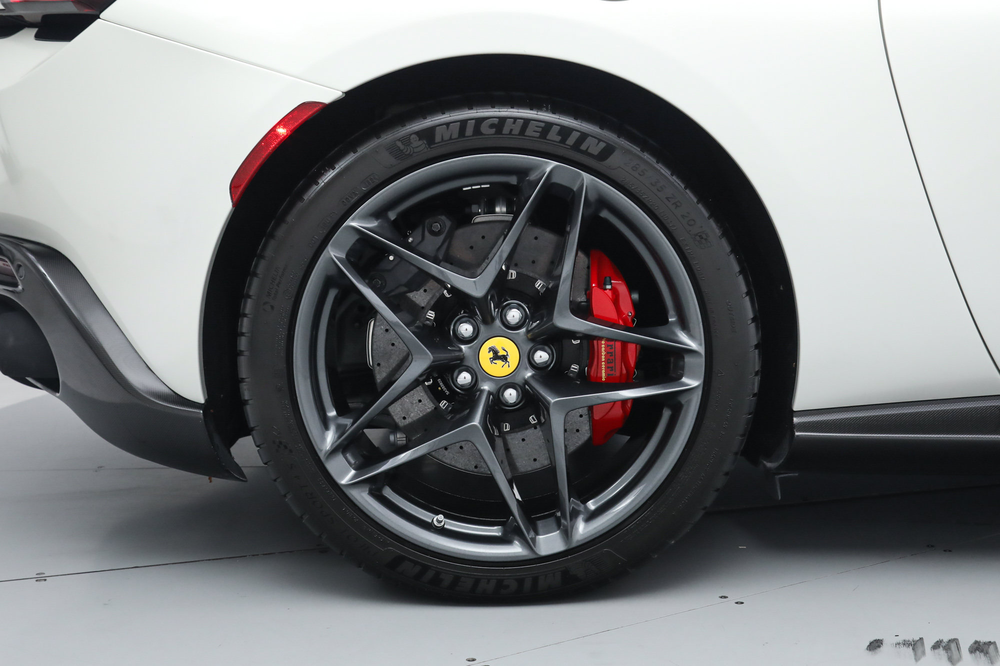 Certified 2025 Ferrari Roma Spider RWD image 40