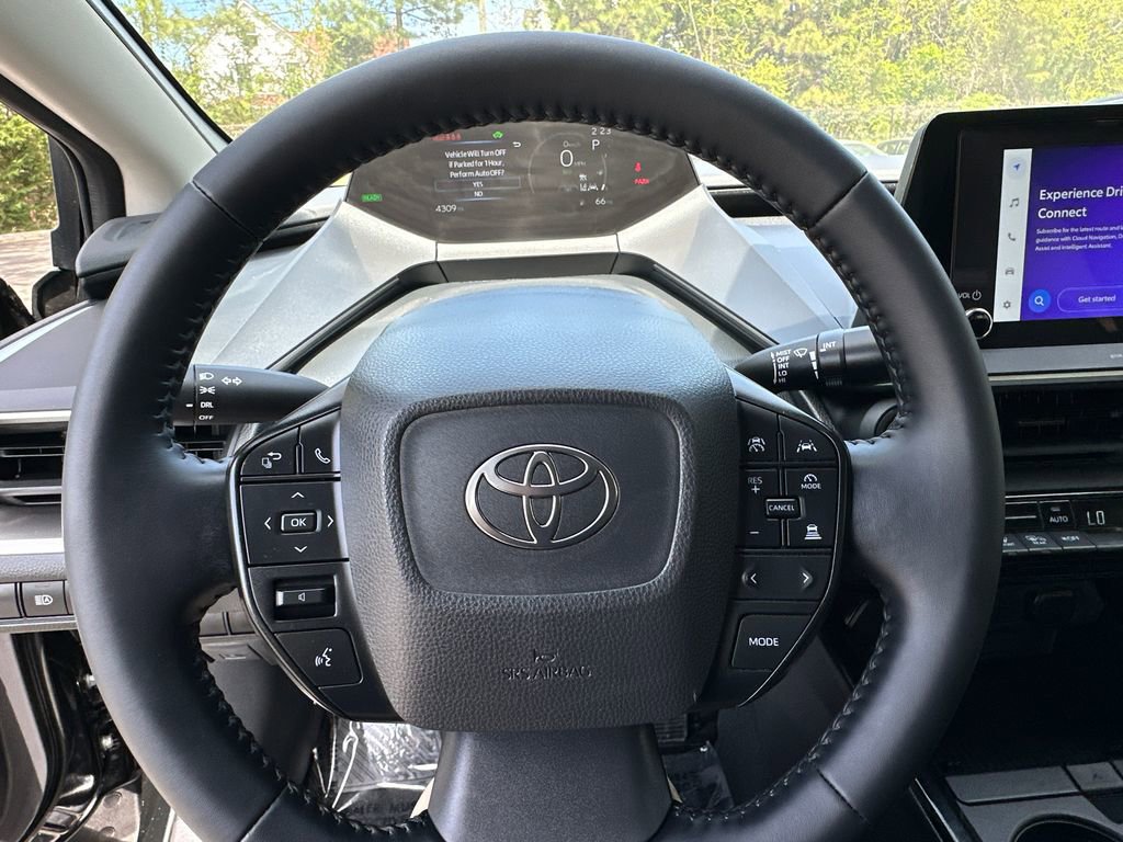 Used 2025 Toyota Prius LE FWD image 24