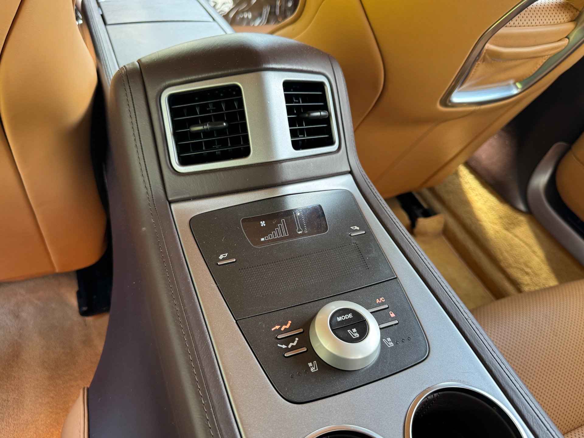 Used 2011 Aston Martin Rapide RWD image 50