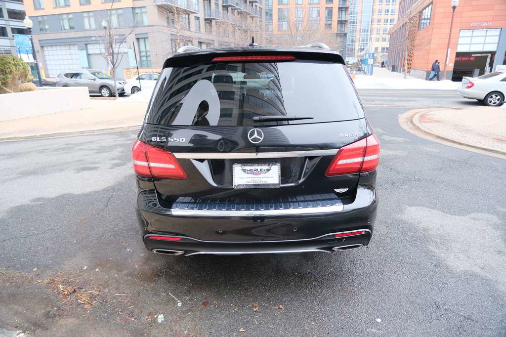 Used 2017 Mercedes-Benz GLS 550 4MATIC image 9