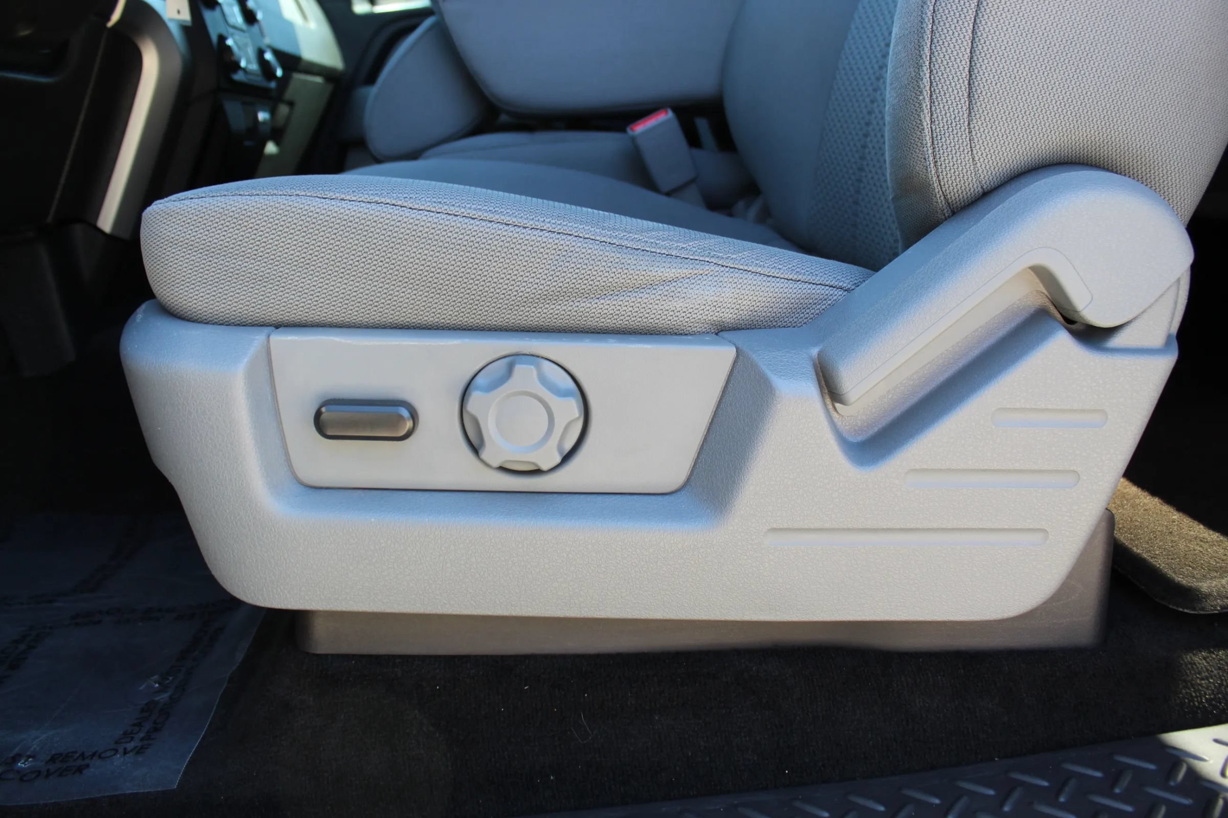 Used 2014 Ford F150 XLT w/ XLT Chrome Package RWD image 13