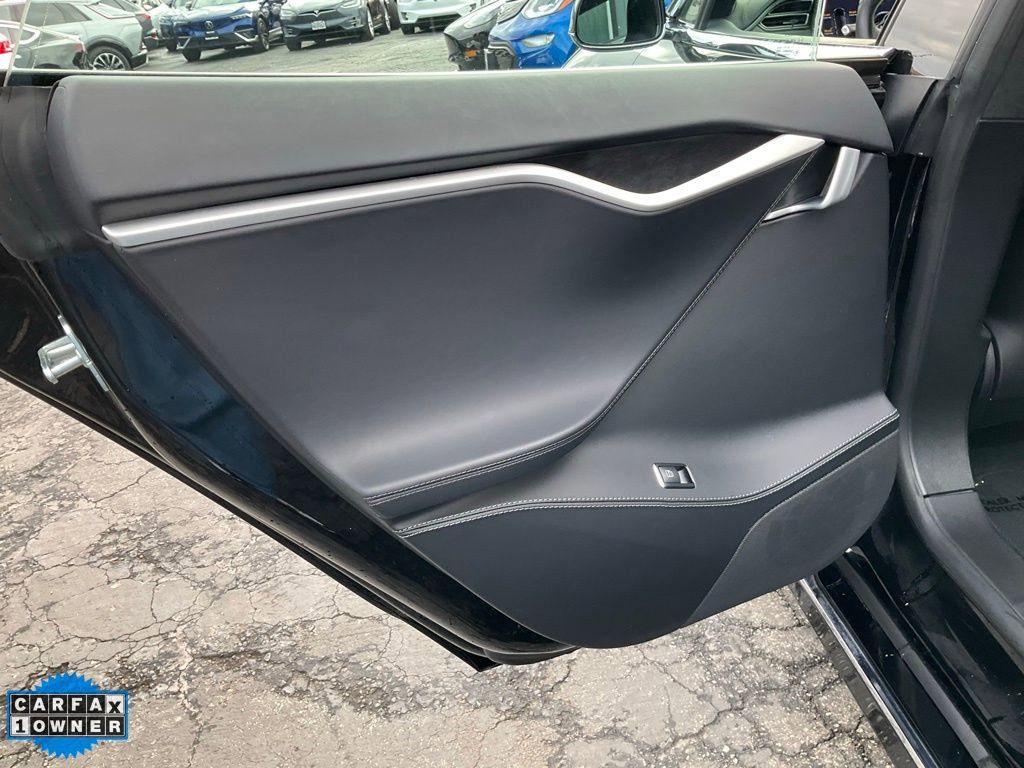 Used 2018 Tesla Model S 100D image 33