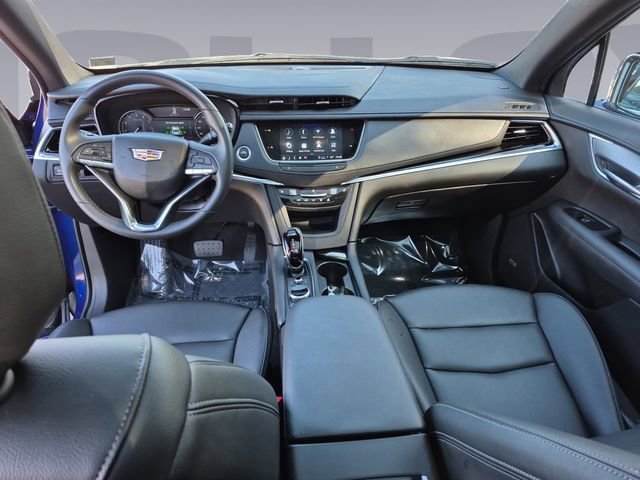 Used 2025 Cadillac XT6 Luxury image 12