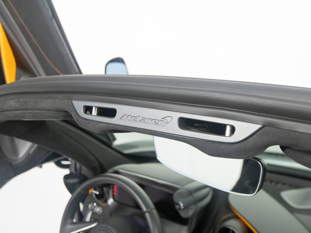 Used 2026 McLaren 750S Spider RWD image 33
