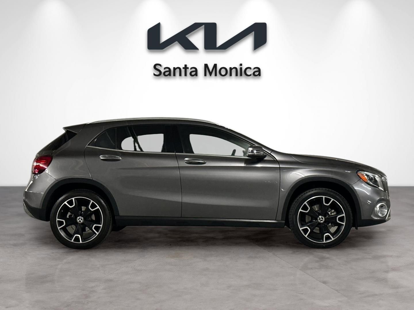 Used 2019 Mercedes-Benz GLA 250 4MATIC w/ Premium Package image 7