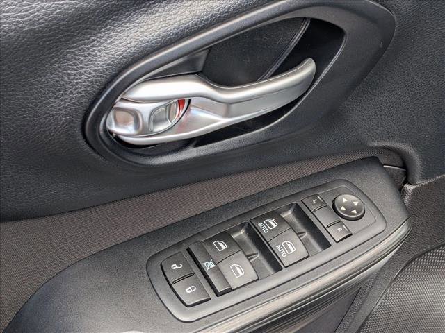 Used 2016 Jeep Cherokee Latitude image 11