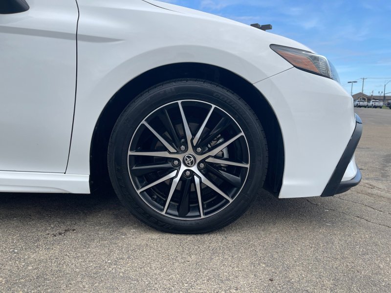 Certified 2023 Toyota Camry SE w/ Cold Weather Package FWD image 16