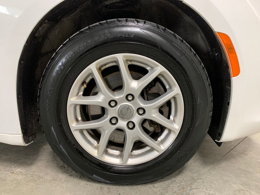 Used 2017 Chrysler Pacifica Touring image 13