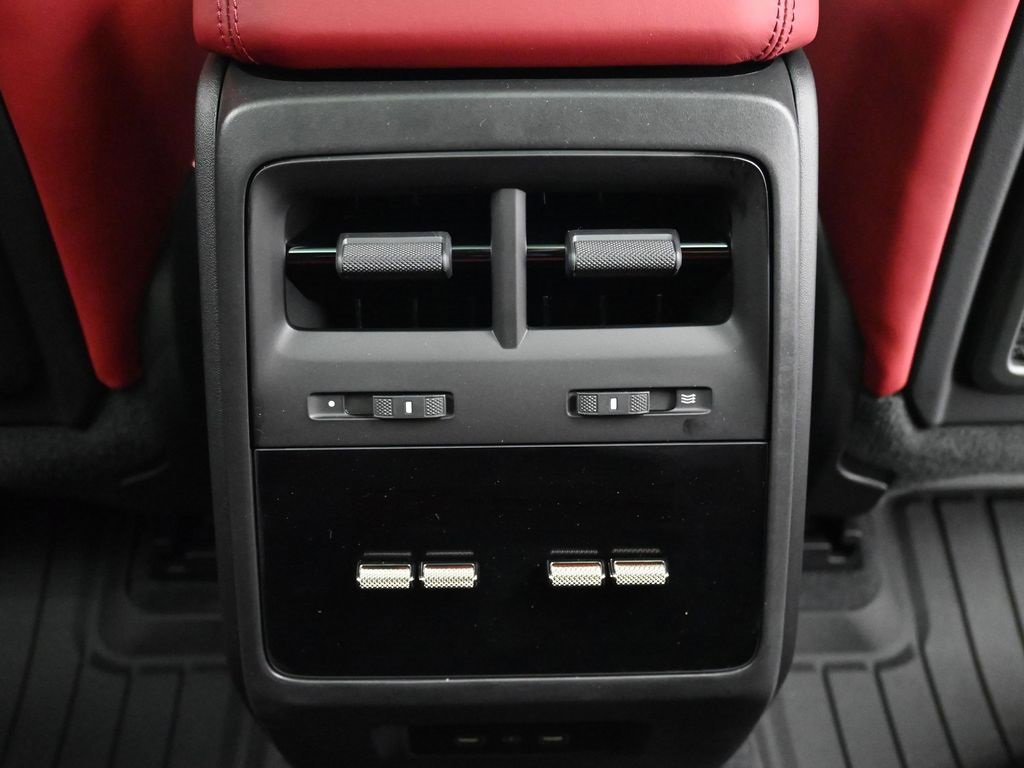 Used 2025 Porsche Macan Turbo Electric image 8