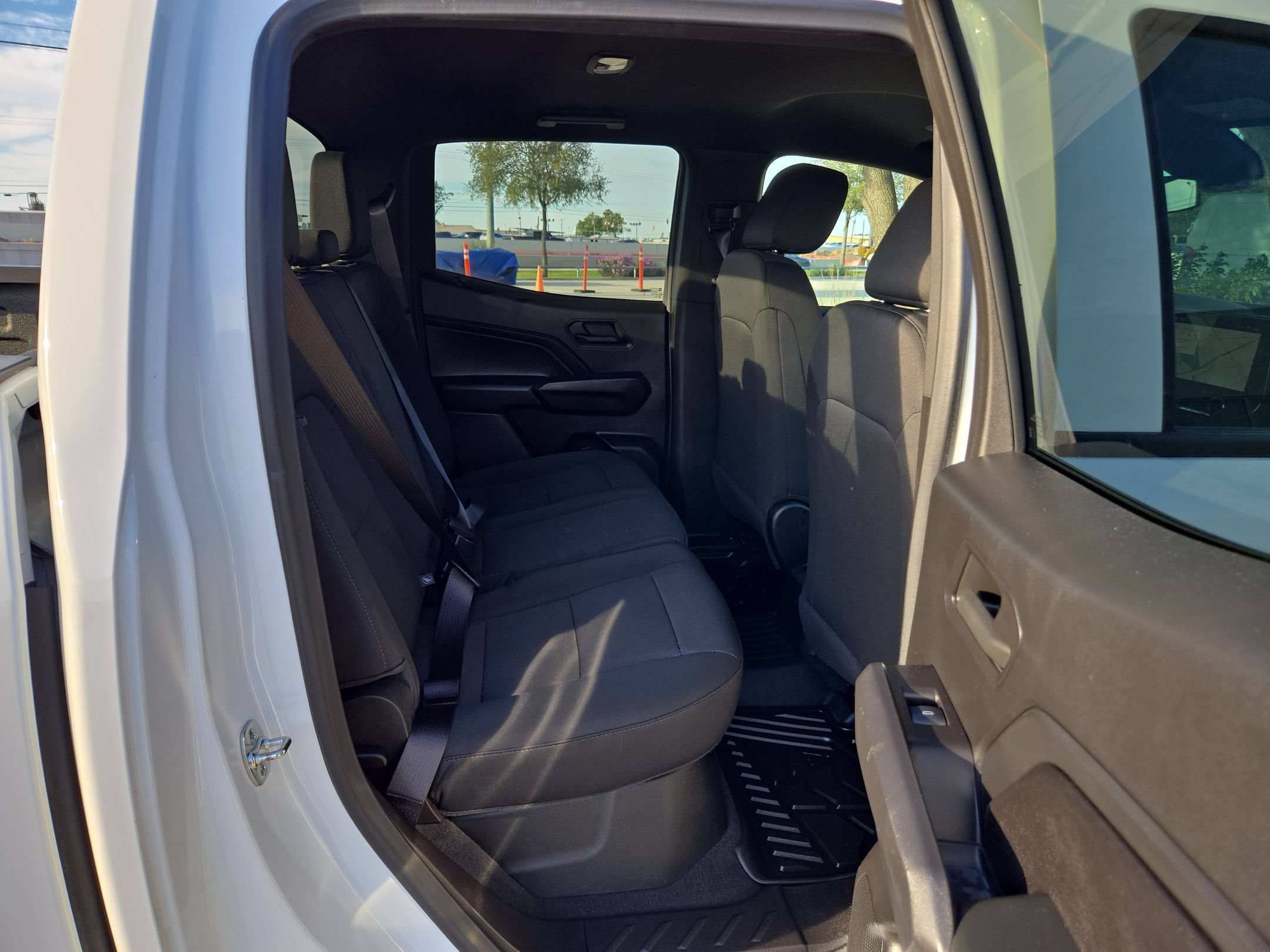 Certified 2024 Chevrolet Colorado W/T RWD image 24