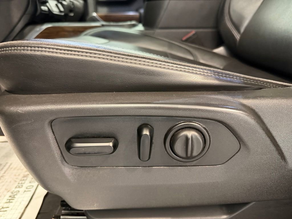 Used 2021 Chevrolet Silverado 1500 High Country w/ Technology Package AWD/4WD image 13