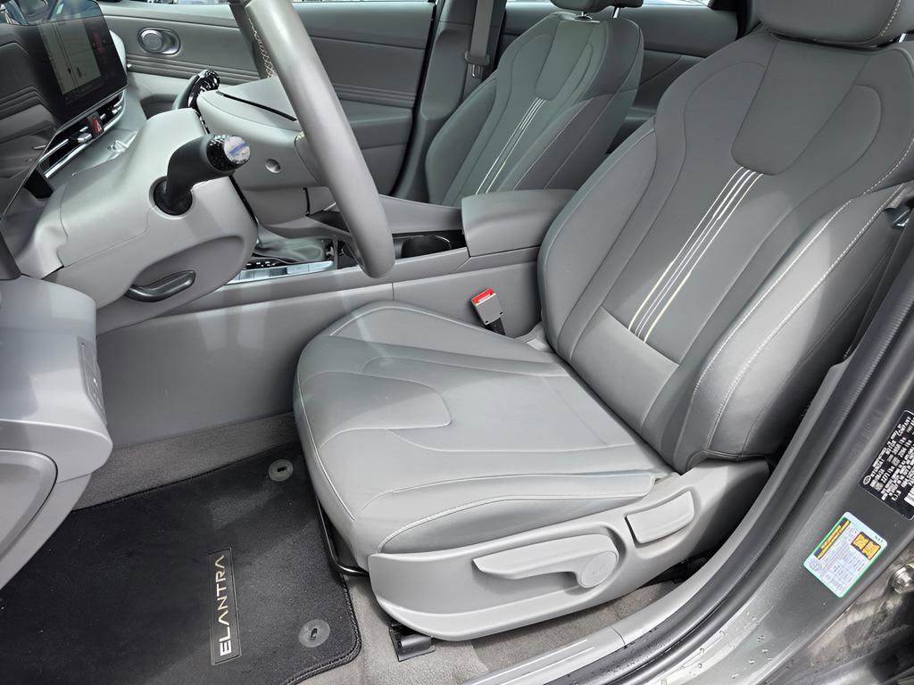 Used 2024 Hyundai Elantra SEL w/ Convenience Package FWD image 18
