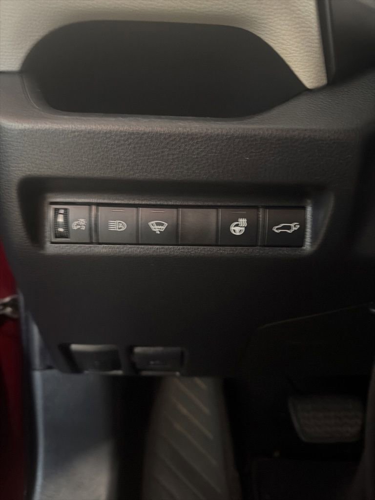 Used 2019 Toyota RAV4 XLE Premium w/ Cold Weather Package FWD image 11