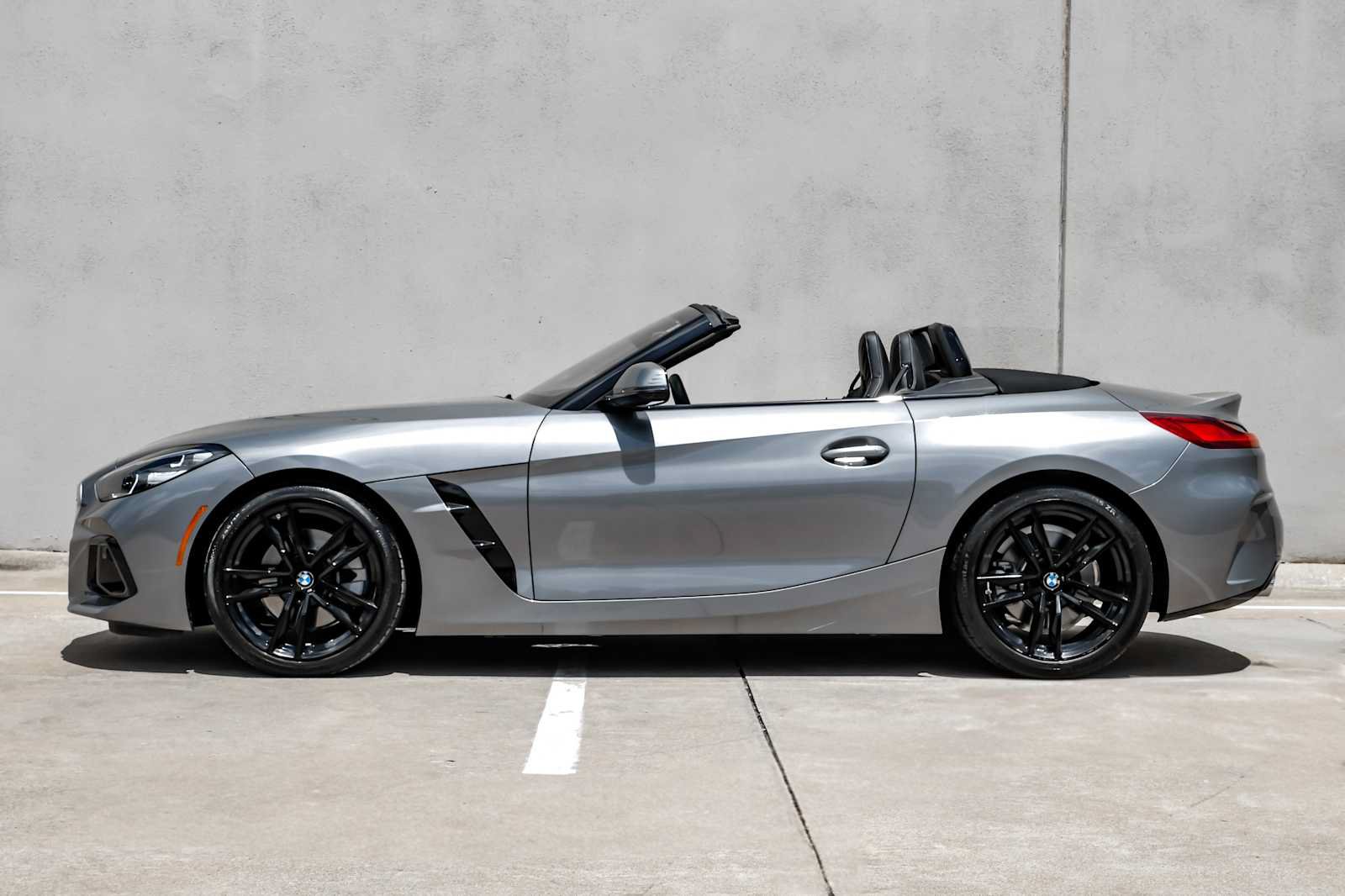 Used 2024 BMW Z4 sDrive30i w/ Convenience Package RWD image 21